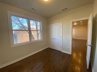 2nd image of 2839 N Milwaukee Ave #201