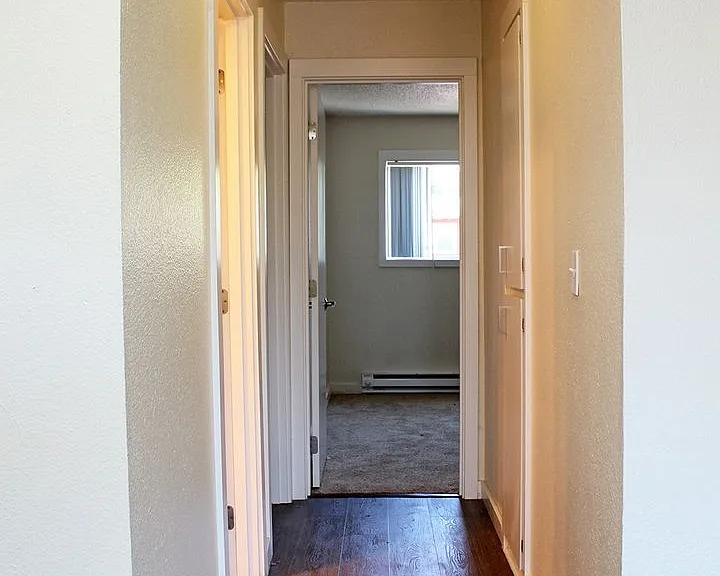 9222 N Lombard St — Photo 19