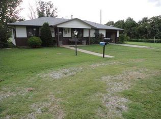 917 E 10th Ave N, Wellington, KS 67152