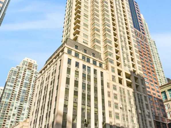 118 E Erie St Unit 31F, Chicago, IL 60611