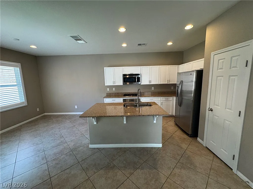 3 bed, 2.5 bath, 1590 sqft, $2,095 — Photo 4
