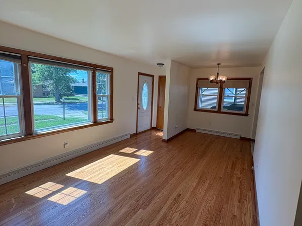 2931 Strong St, Highland, IN 46322
