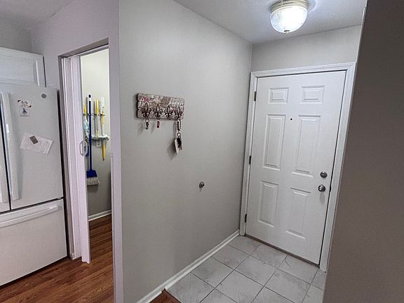 3rd image of 349 Westbrook Ct