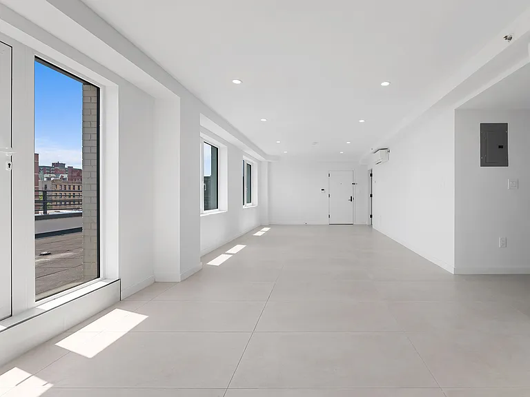 2321 Belmont Ave #7A — Photo 2