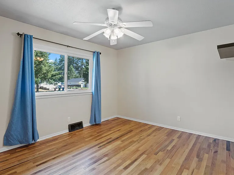 3104 E 35th Ave — Photo 13