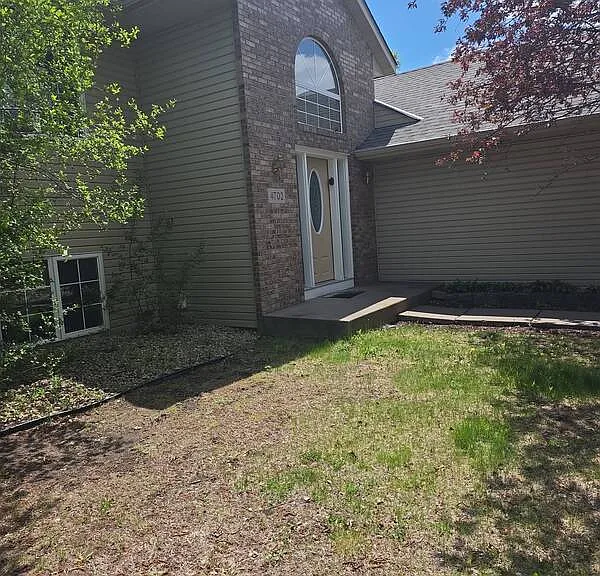 4702 Blanding Ct — Photo 2