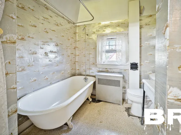 681 Argyle Road image 21 of 25