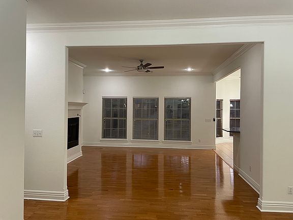 2nd image of 4000 Sycamore St