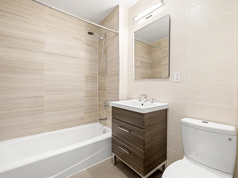 210 W 70th St #509 — Photo 10