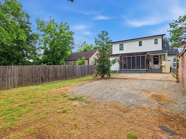 411 Edwin St #A — Photo 37