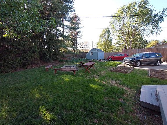 2nd image of 548 Ashford Dr
