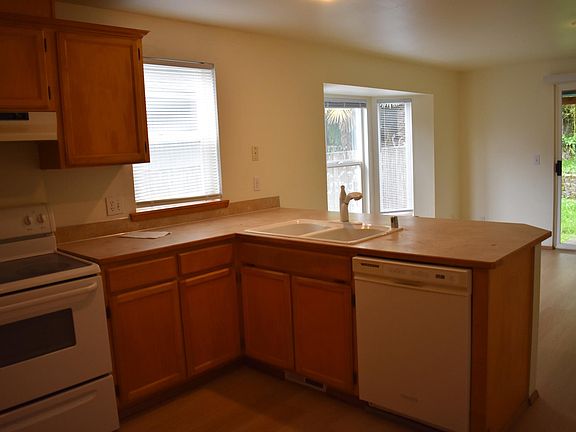 3rd image of 5044 38th Street Ct NE