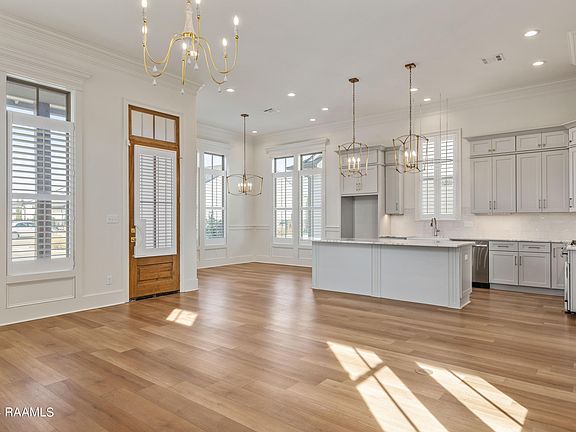 5th image of 205 Lake Crest Ln