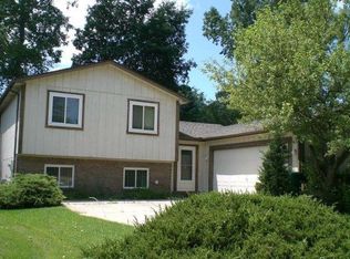 1664 Woodlake Cir, Brighton, MI 48116
