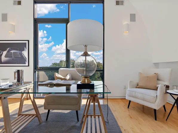 1122 Kenwood Pkwy, Minneapolis, MN 55403