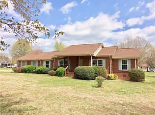 4532 Walpole Rd, High Point, NC 27265