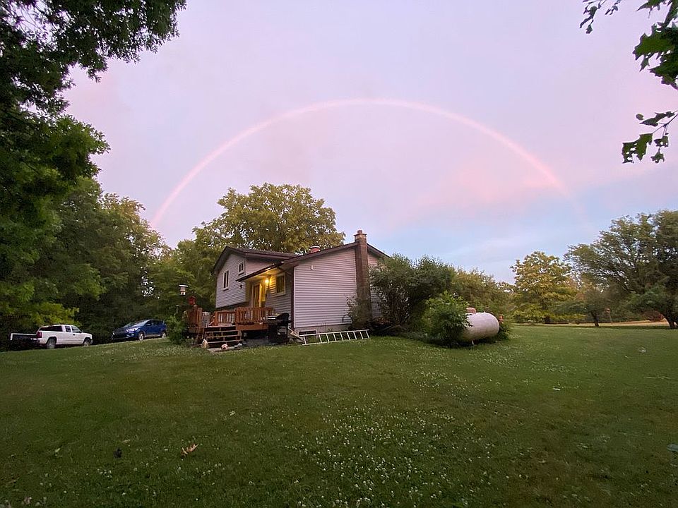 1st image of 385 Deer Ln