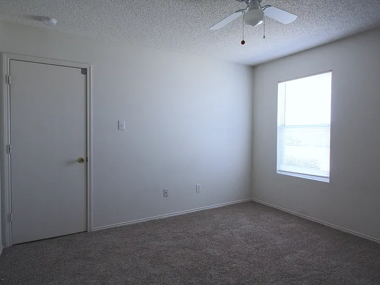 1397 Lochspring Dr — Photo 7
