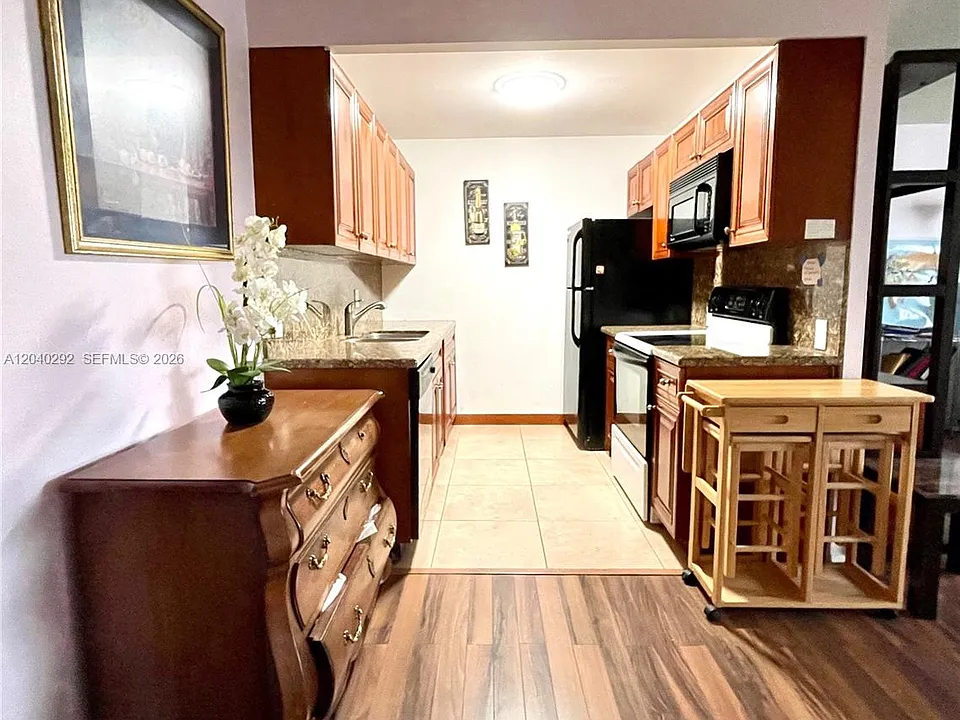 4031 Harwood Cres #4031-D