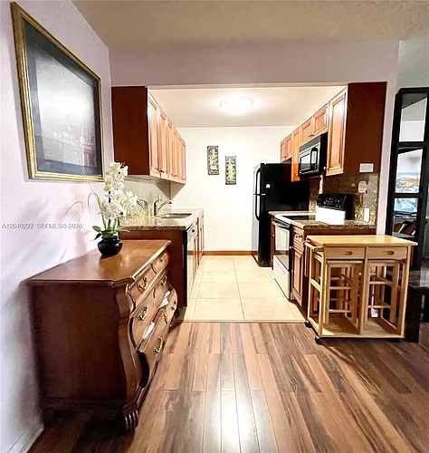 4031 Harwood Cres #4031-D Photo 1 4031 Harwood Cres #4031-D Photo 1