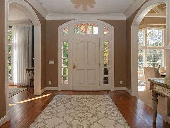 2nd image of 825 Windsor Woods Dr