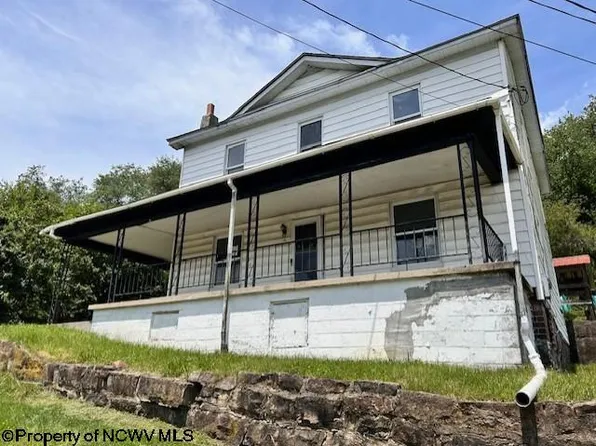 210 Excelsior St, Newburg, WV 26410