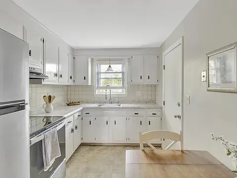 24 River St #B — Photo 7