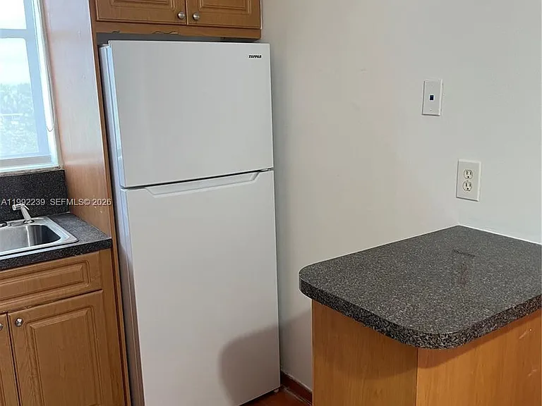 1801 S Treasure Dr #512A — Photo 2