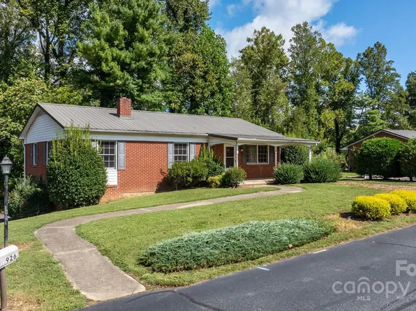 924 Meadowood Dr NE, Lenoir, NC 28645