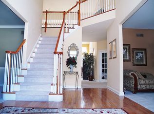 8 Coventry Dr, Voorhees, NJ 08043