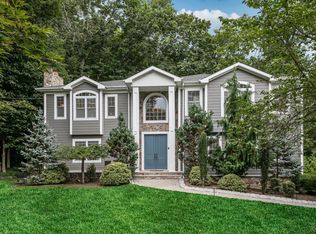 37 Hillcrest Dr, Upper Saddle River, NJ 07458
