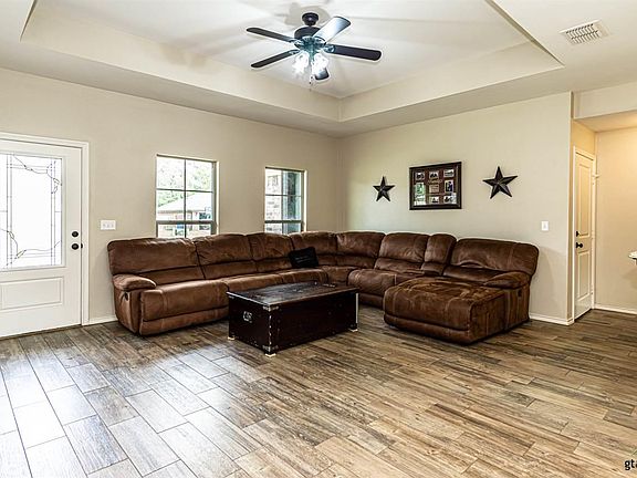 4th image of 410 Noah Ln