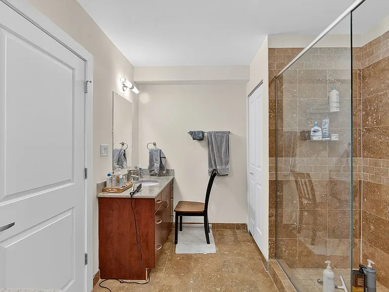 525 Kedzie St — Photo 79