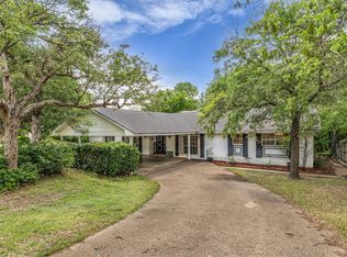 1208 Knotty Oaks Dr, Woodway, TX 76712