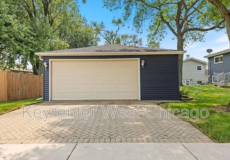 1003 S Finley Rd — Photo 28