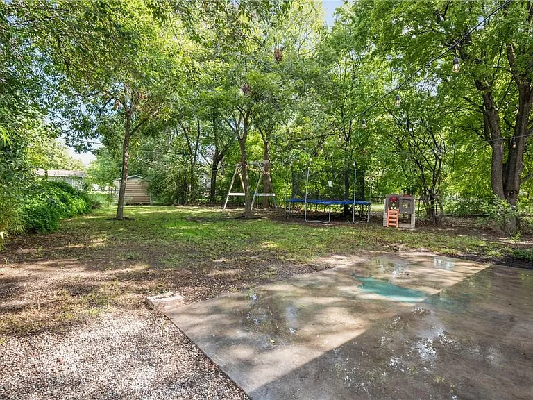7815 Hardy Dr — Photo 16