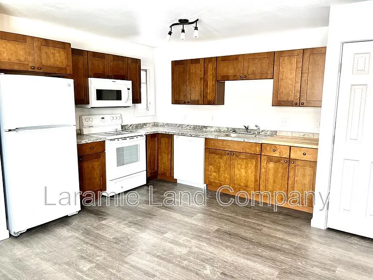 416 Hancock St #4 — Photo 3
