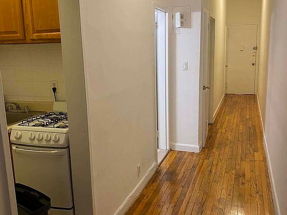 4th image of 450 W 58th St #2FE
