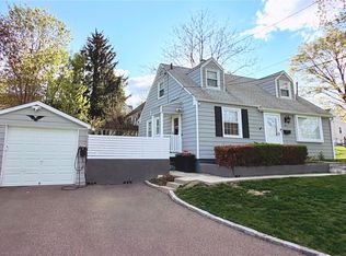 21 Keystone Rd, Yonkers, NY 10710