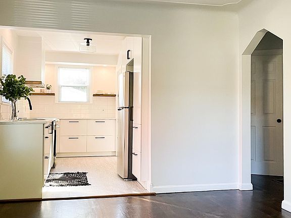 5th image of 20308 Kenosha St