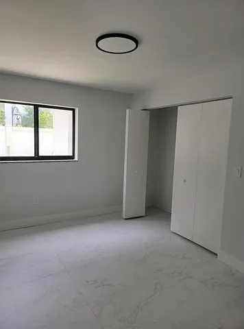 240 SW 7th St — Photo 10