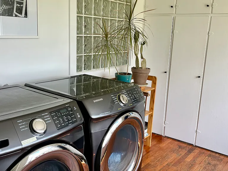 Mudroom/laundry room