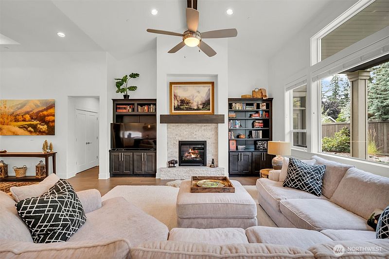 3rd image of 2213 NW Sierra Way