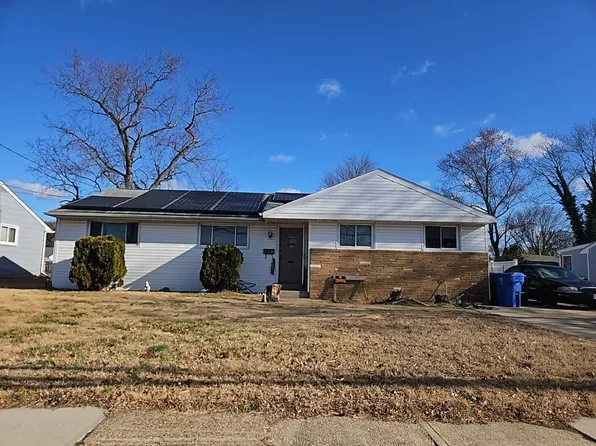 1152 Cooper St, Edgewater Park, NJ 08010