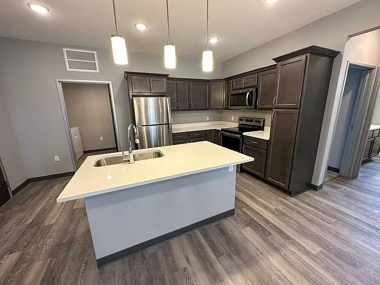 3405 Aurora — Photo 7