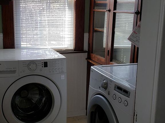 Pantry room/laundry room