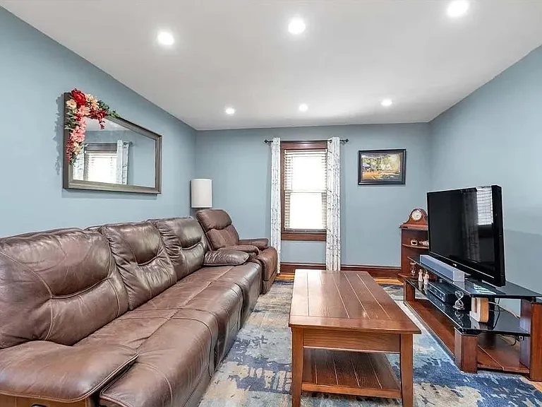 2900 Chester St #1 — Photo 4