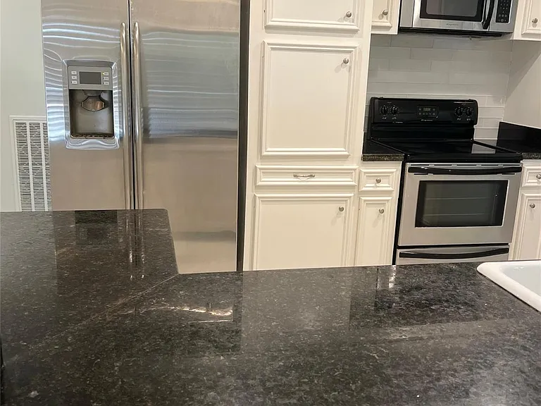 2911 Linkwood Dr — Photo 13
