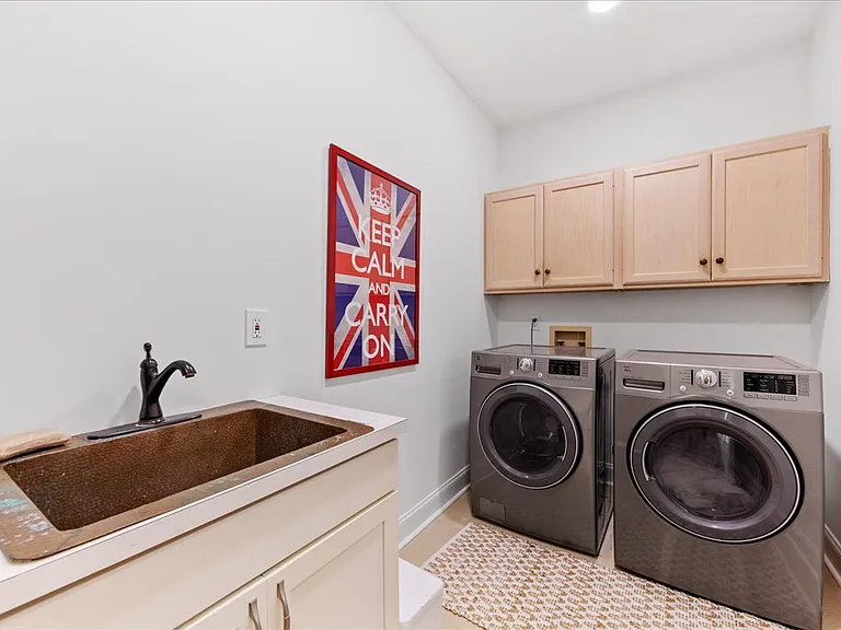 Laundry room with sink