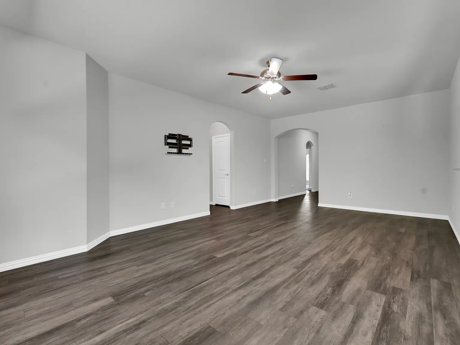 4 bed, 1672 sqft, $2,250 — Photo 3